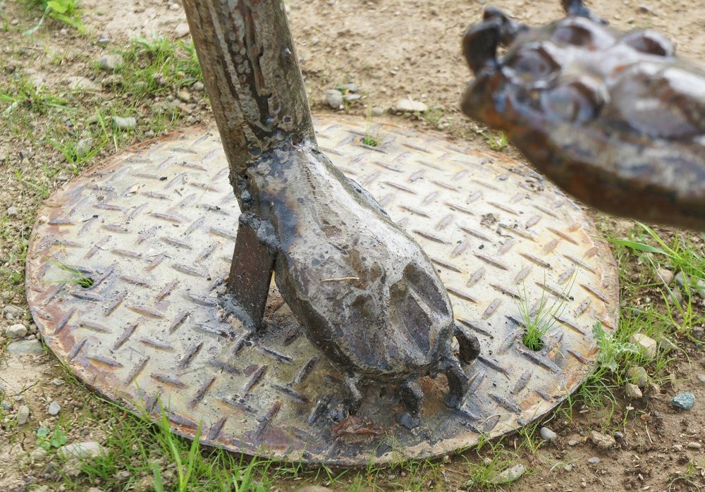 “Milani Pride” Leaping Cheetah Sculpture