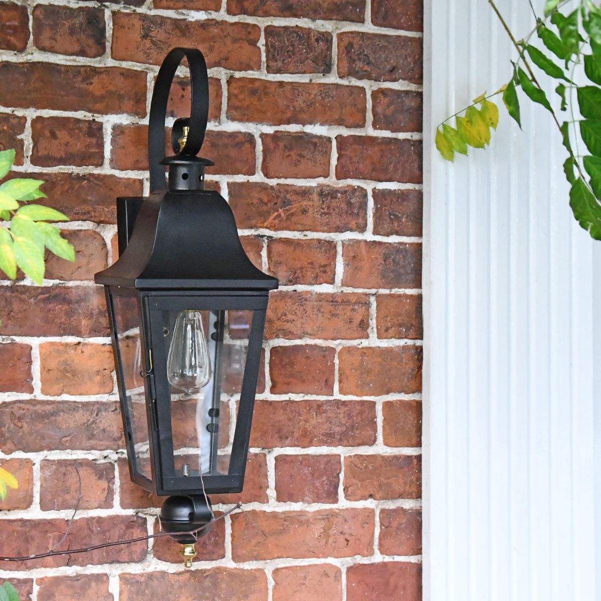 "Cleobury" Wall Lantern in situ 
