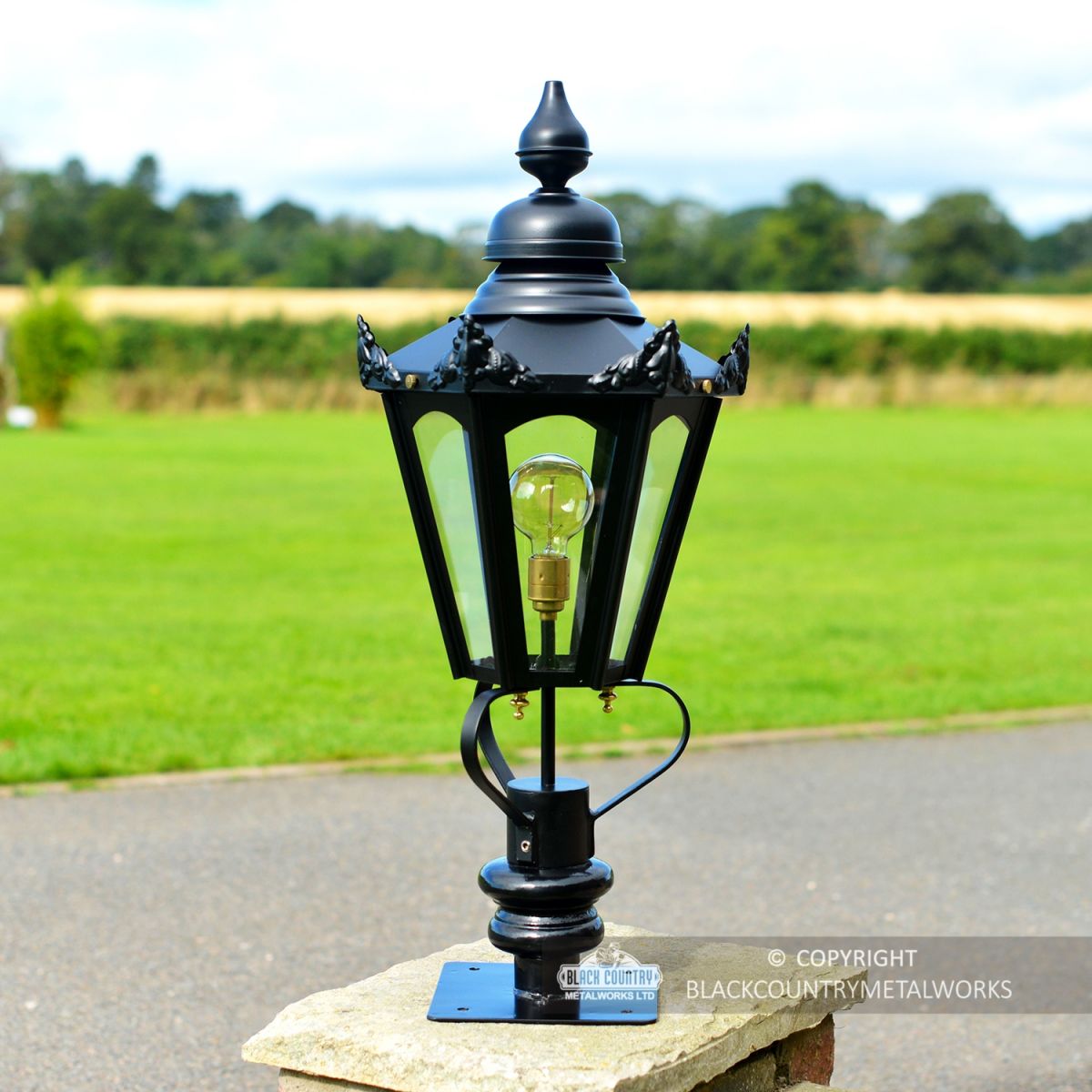 Black Hexagonal Pillar Light in situ