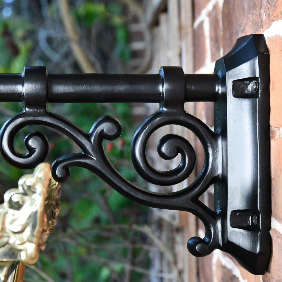 Close up of scroll bracket 