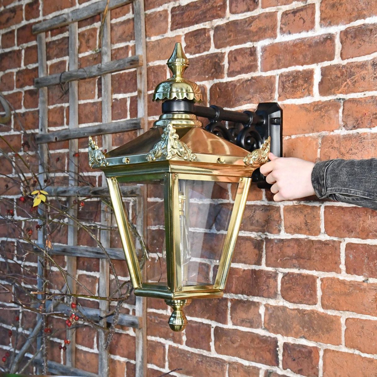 Polished Brass Wall Lantern 