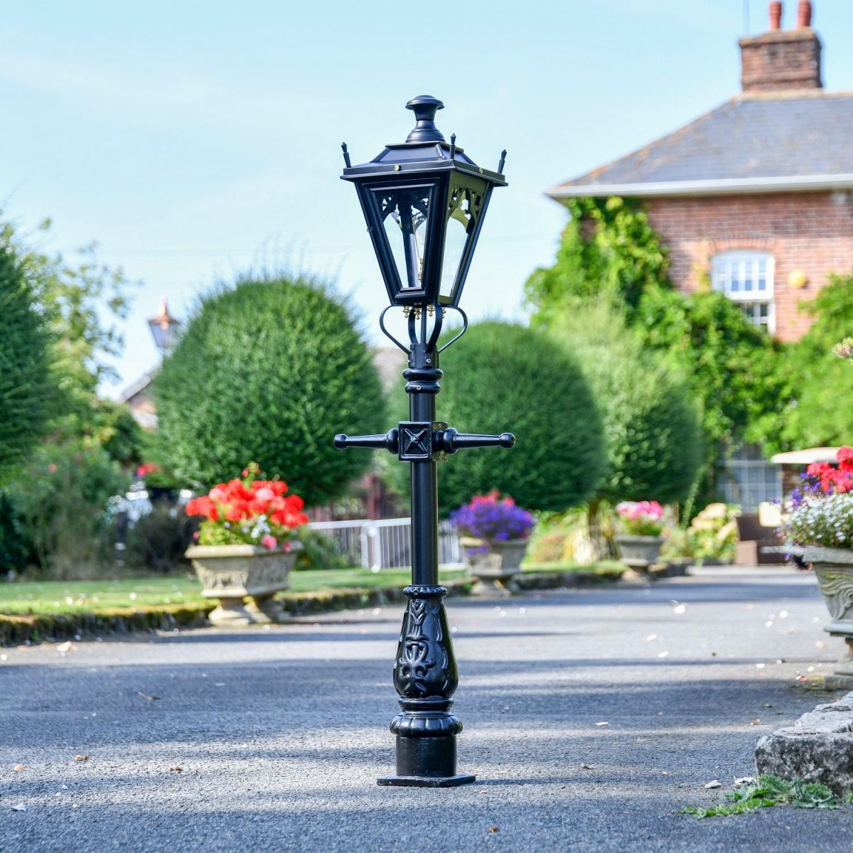 Black Gothic Miniature Lamp Post - 1.5m