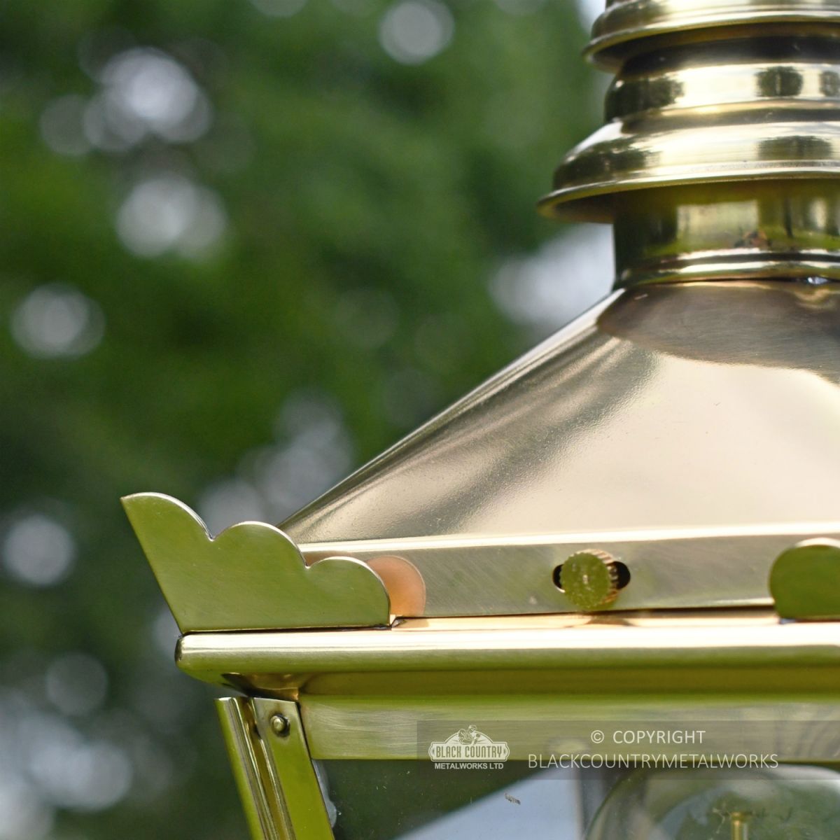 Harrogate Polished Brass Lamp Post Range 2.25m