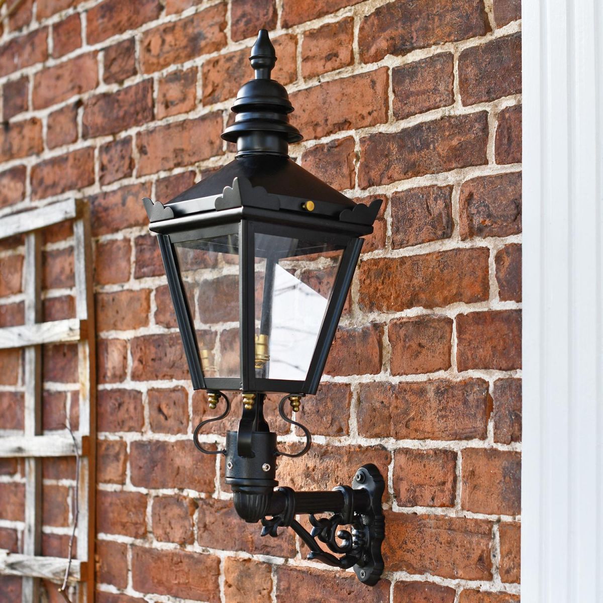 Black Wall Mounted Harrogate lantern and bracket