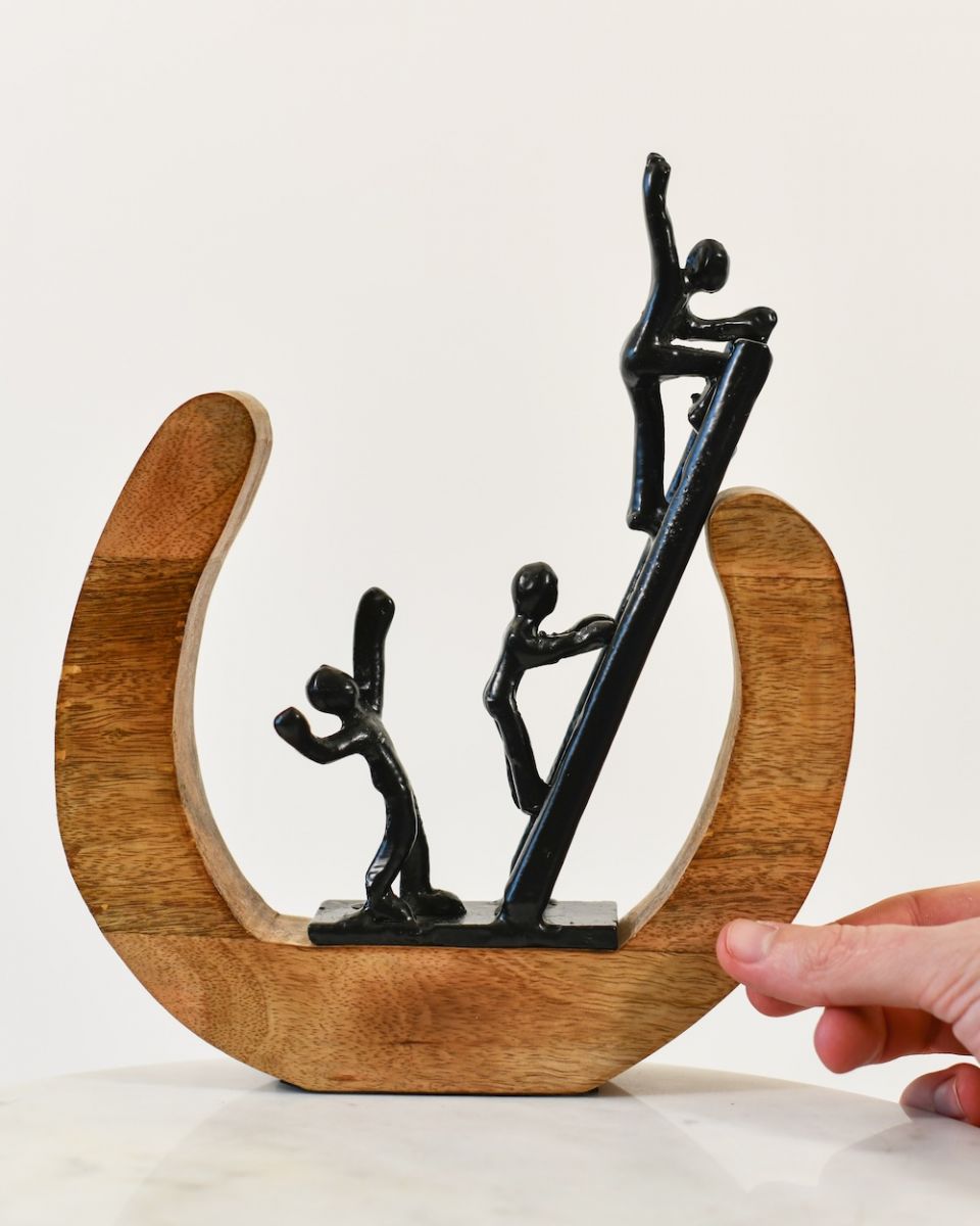 Scale image of interior ornament Scale image of interior ornament