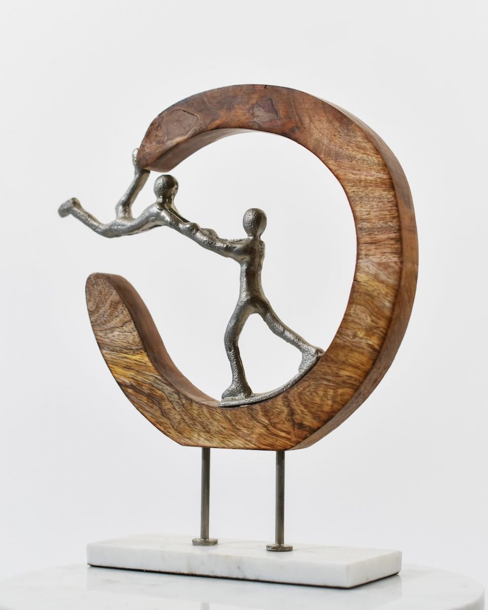 Angled view of interior ornament  Angled view of interior ornament