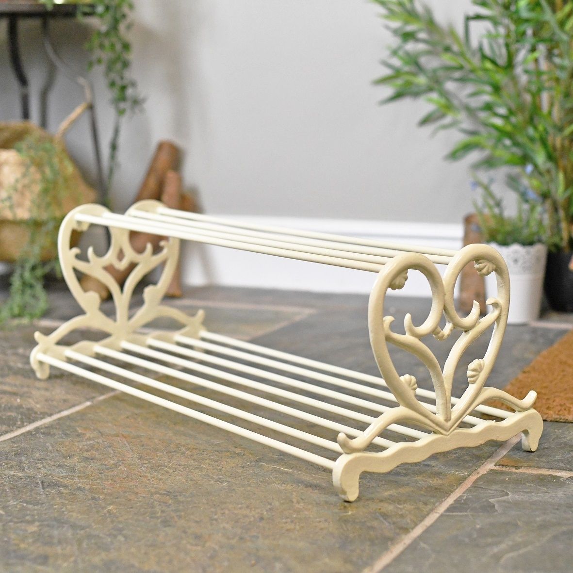 Loredana Heart Shoe Stand