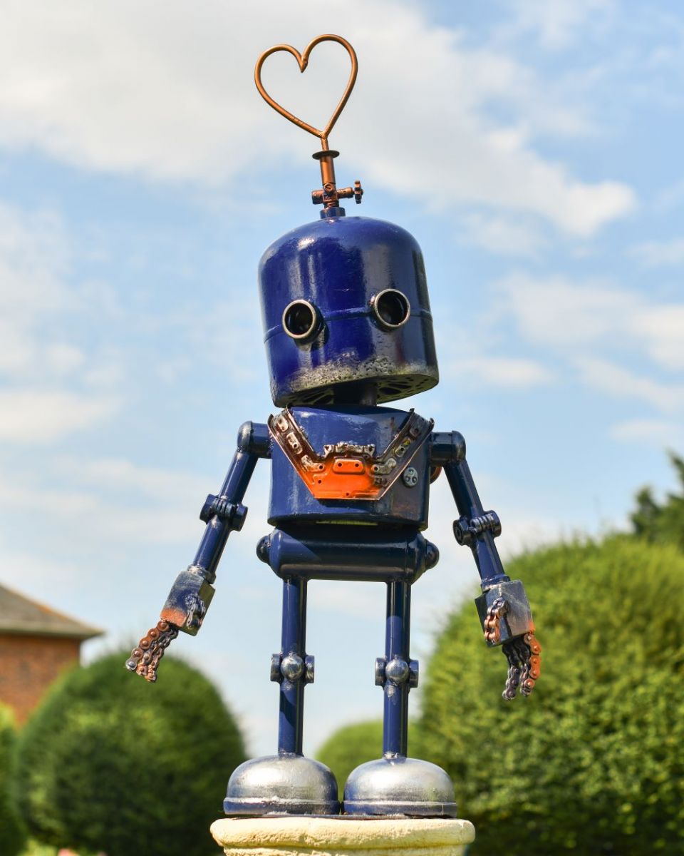 Lover Recycled Metal Robot Sculpture Lover Recycled Metal Robot Sculpture