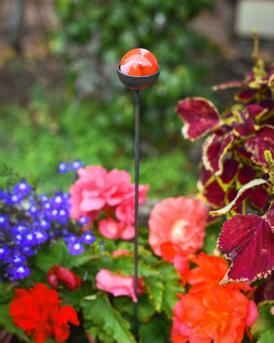 "Magma" Suncatcher Garden Stake small