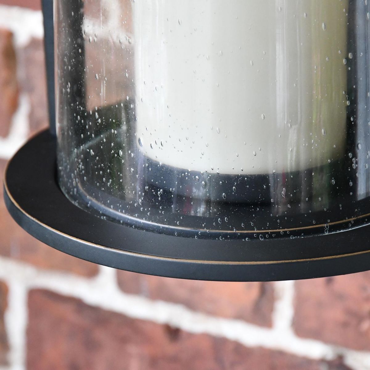 Close-up of the Seeded Glass 