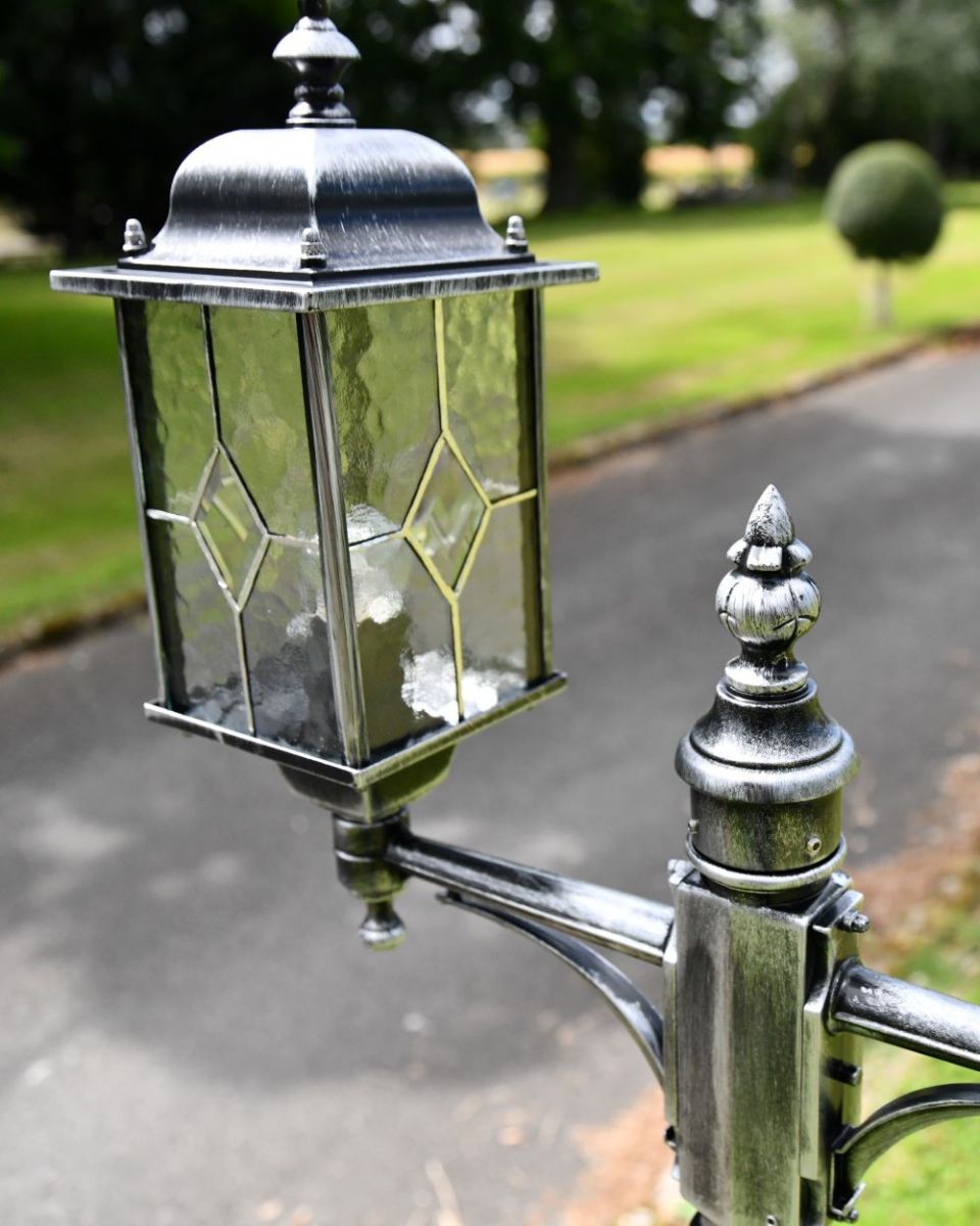 Traditional Design Lamp Post Lantern in Situ