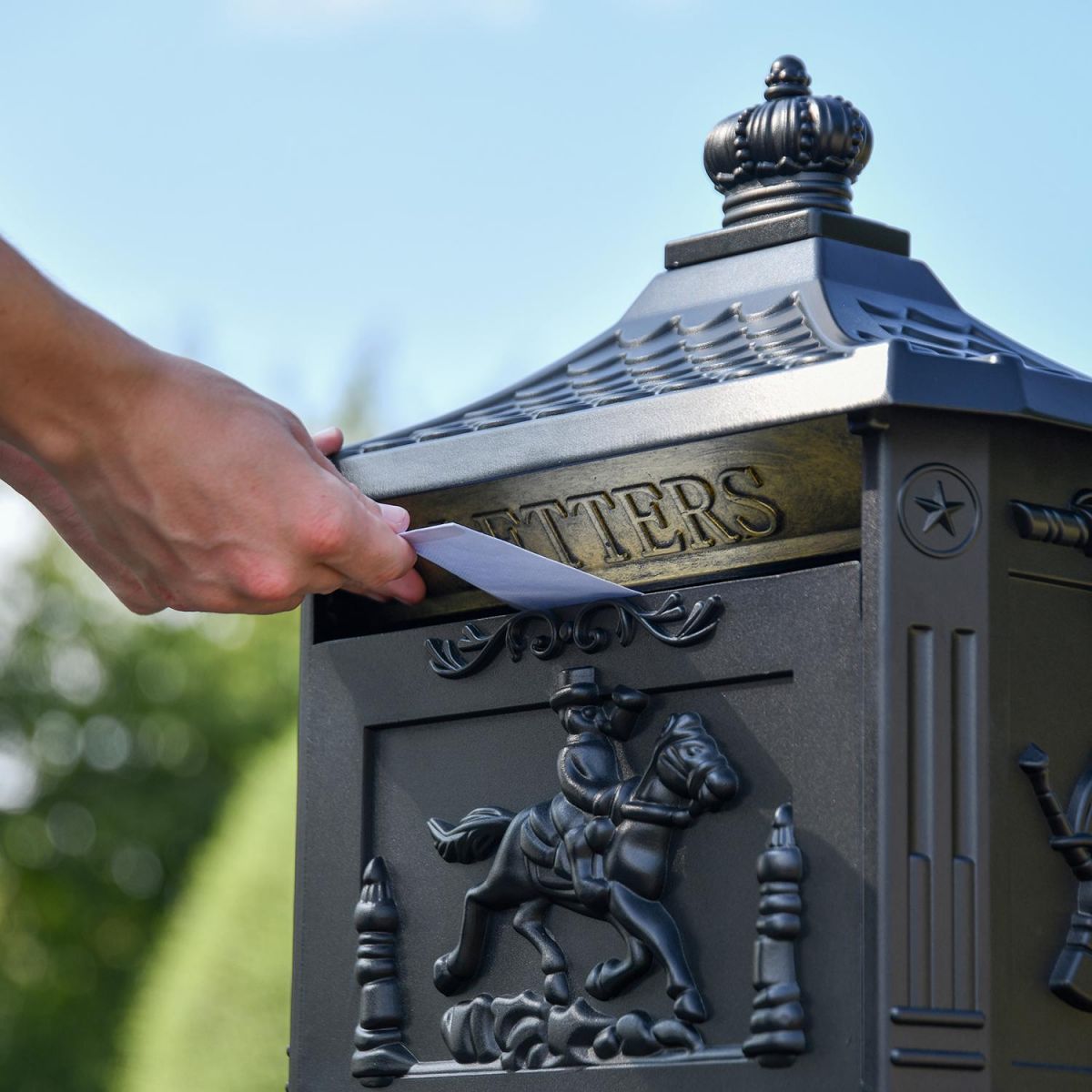 Matt Black Freestanding Huntingdon Post Box to Scale