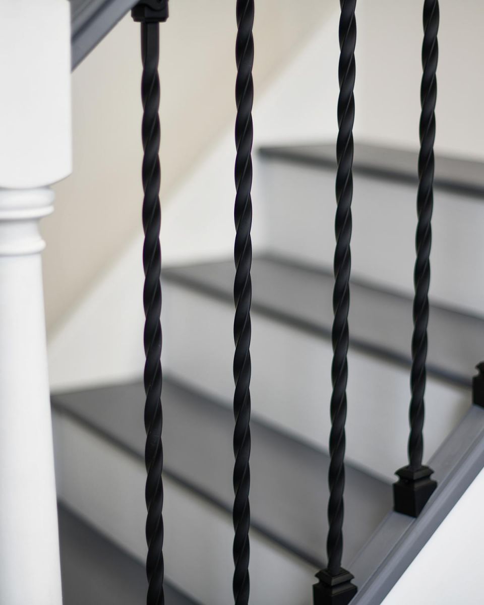 Traditional Rope Twist Design on the Stair Spindle