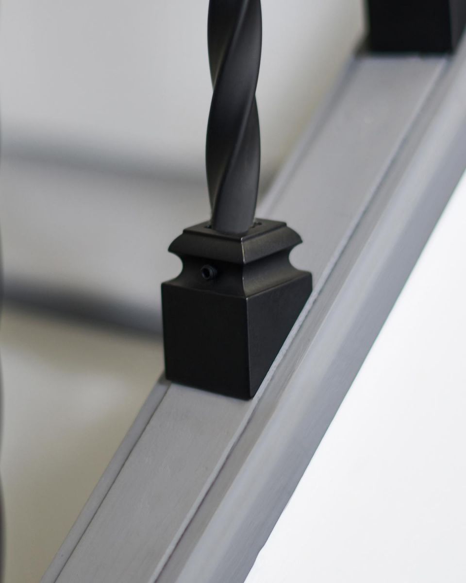 Close-up of the Fixed Rake Bracket in Situ