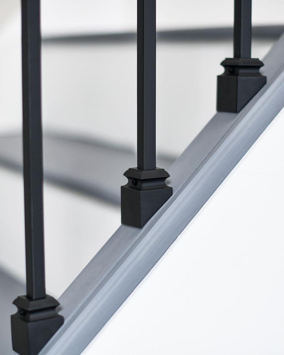 Close-up of the Fixed Rake Brackets in Situ