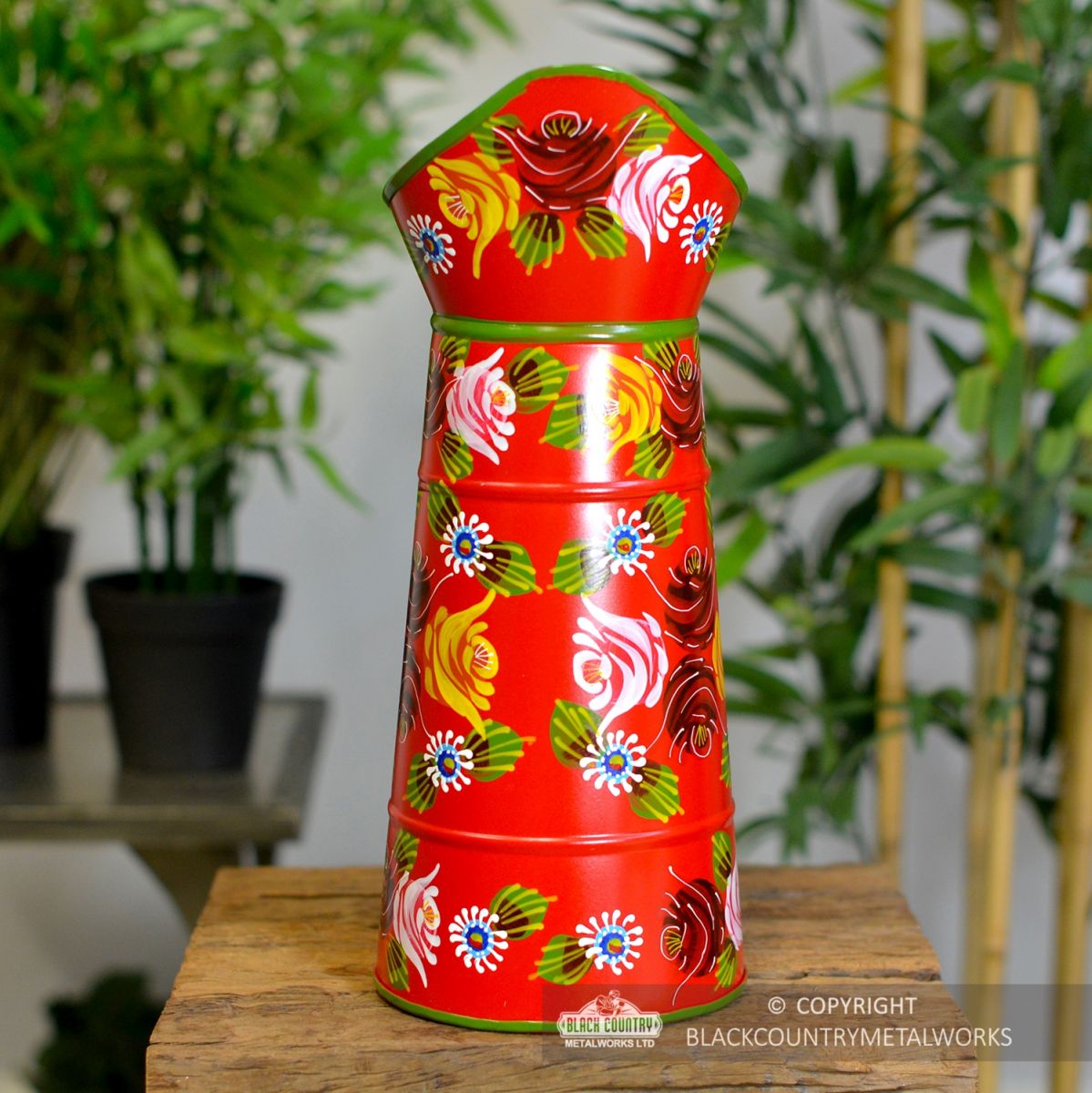 Front View fo the Red Traditional Hand Painted Narrowboat Style Jug Front View fo the Red Traditional Hand Painted Narrowboat Style Jug