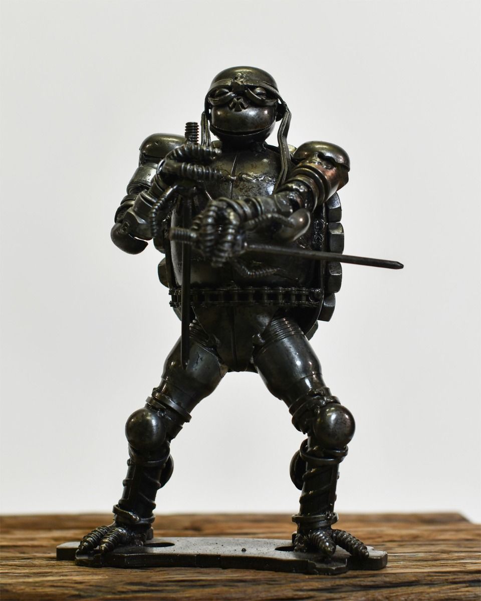 Scrap Metal "Lorenzo" Fighting Turtle Ornament 