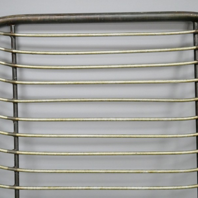 Metal Wire Back on the Chair Metal Wire Back on the Chair