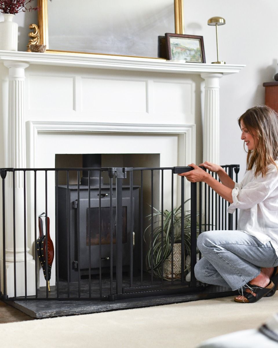 Midnight Black Alexus Three Panel Fire Guard to Scale Midnight Black Alexus Three Panel Fire Guard to Scale