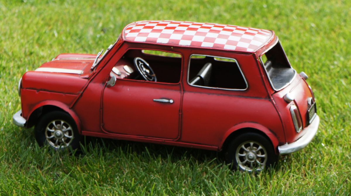 “Mini Cooper” in red and white tin model - 1960