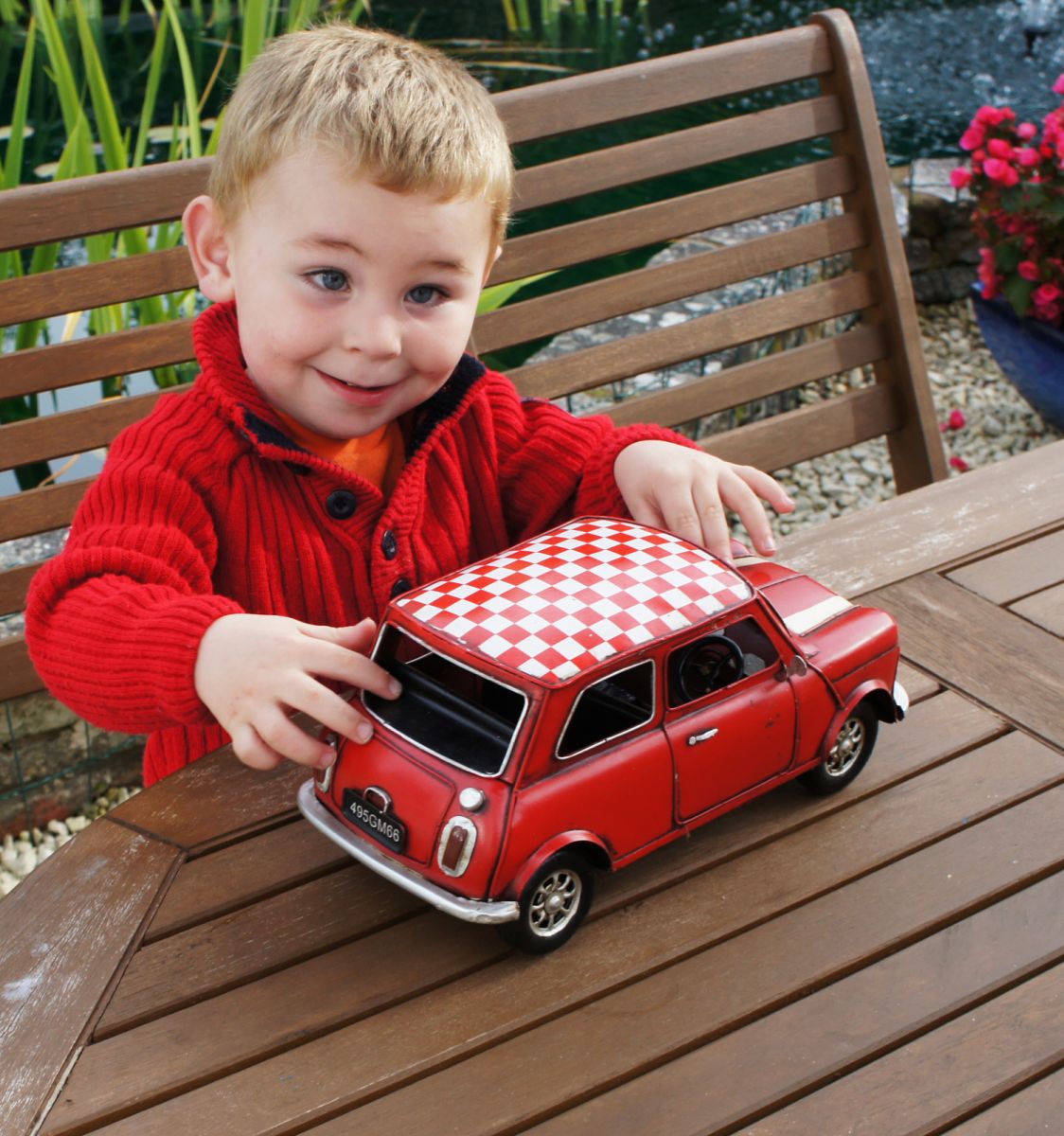 “Mini Cooper” in red and white tin model - 1960