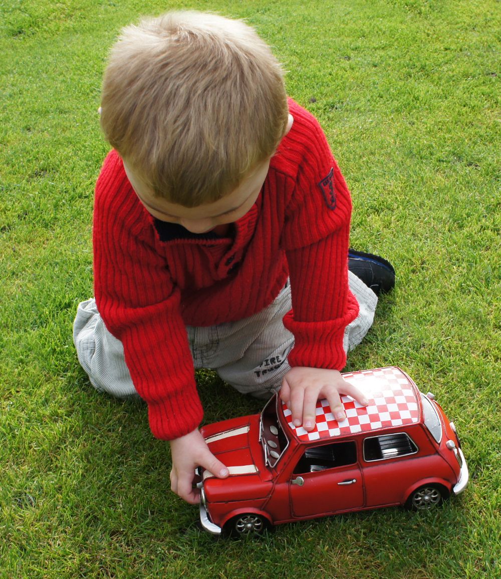 “Mini Cooper” in red and white tin model - 1960