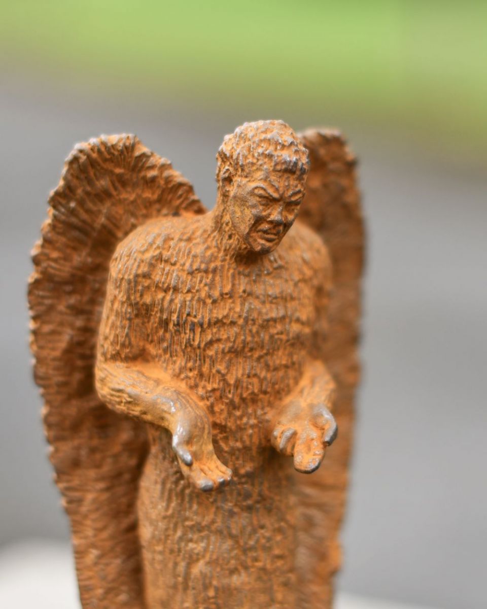 Close up of Mini Knife Angel Head