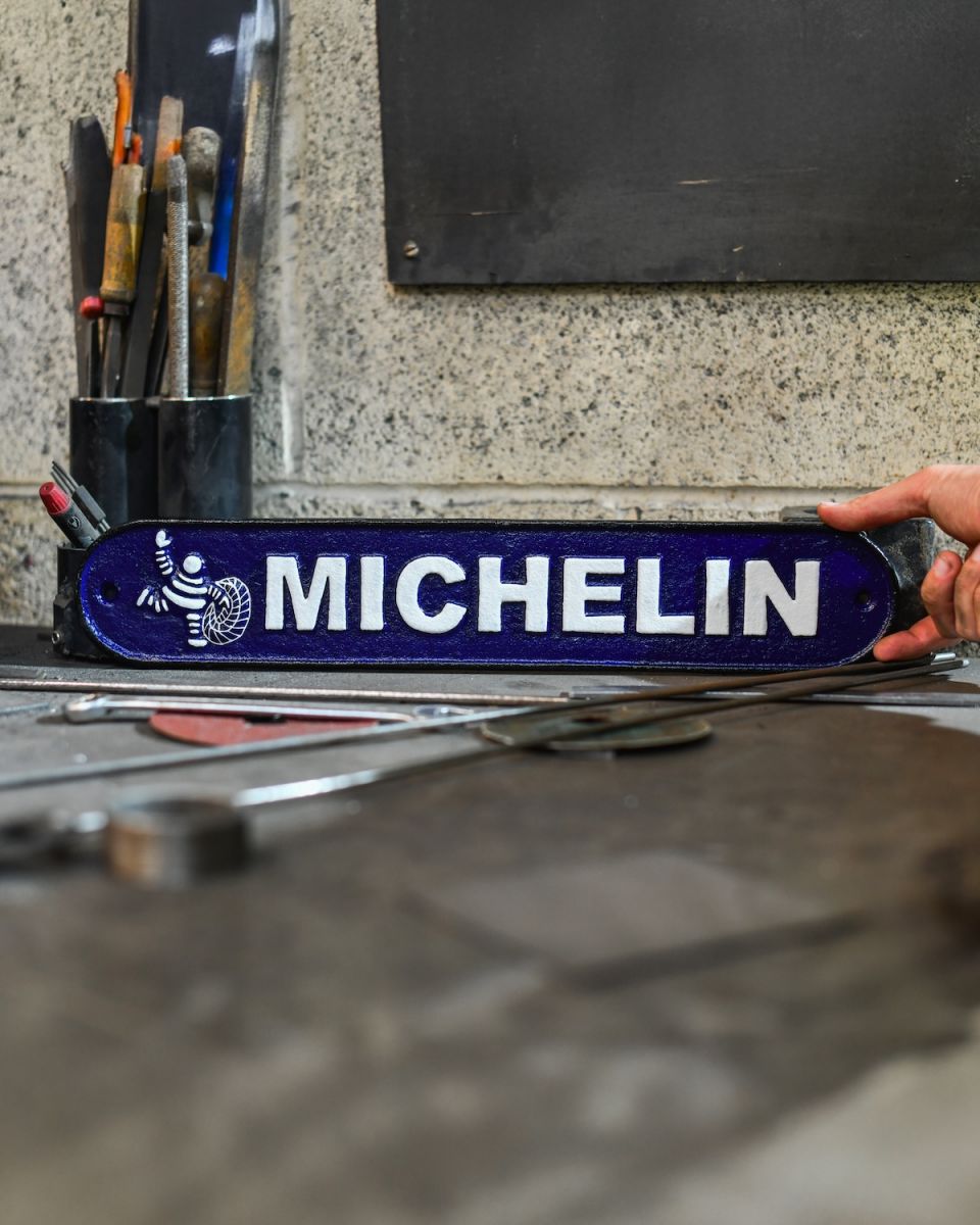 Scale image of michelin tyres wall sign