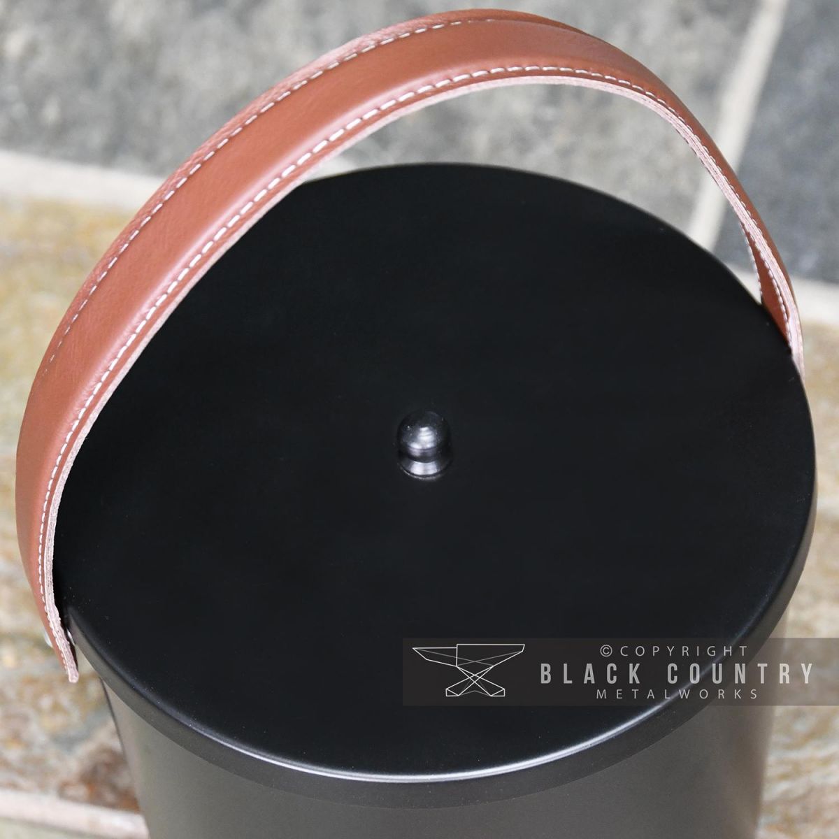 Close-up of the Round Handle Knob on the Top of the Lid