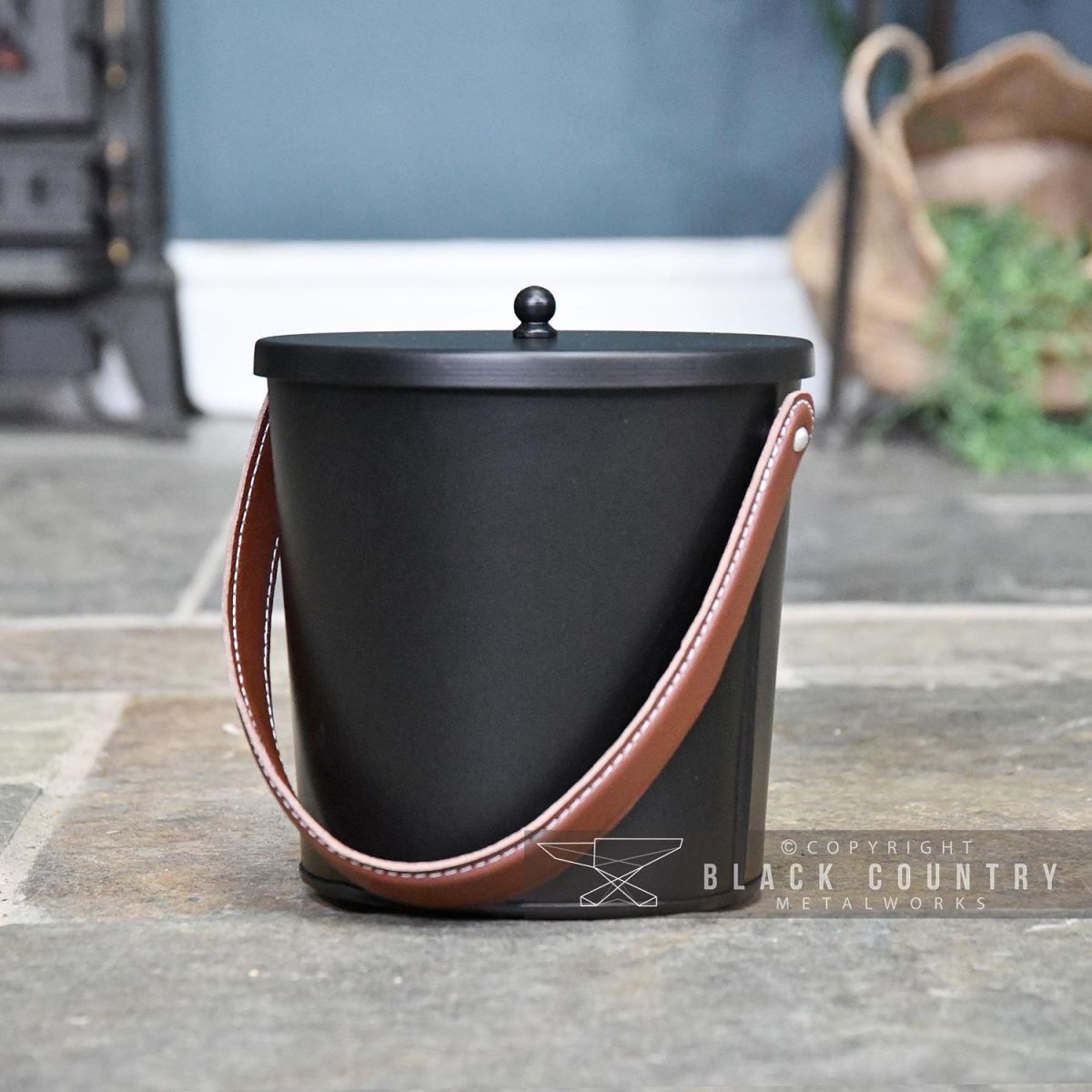Modern Ash Bucket Finished in Black