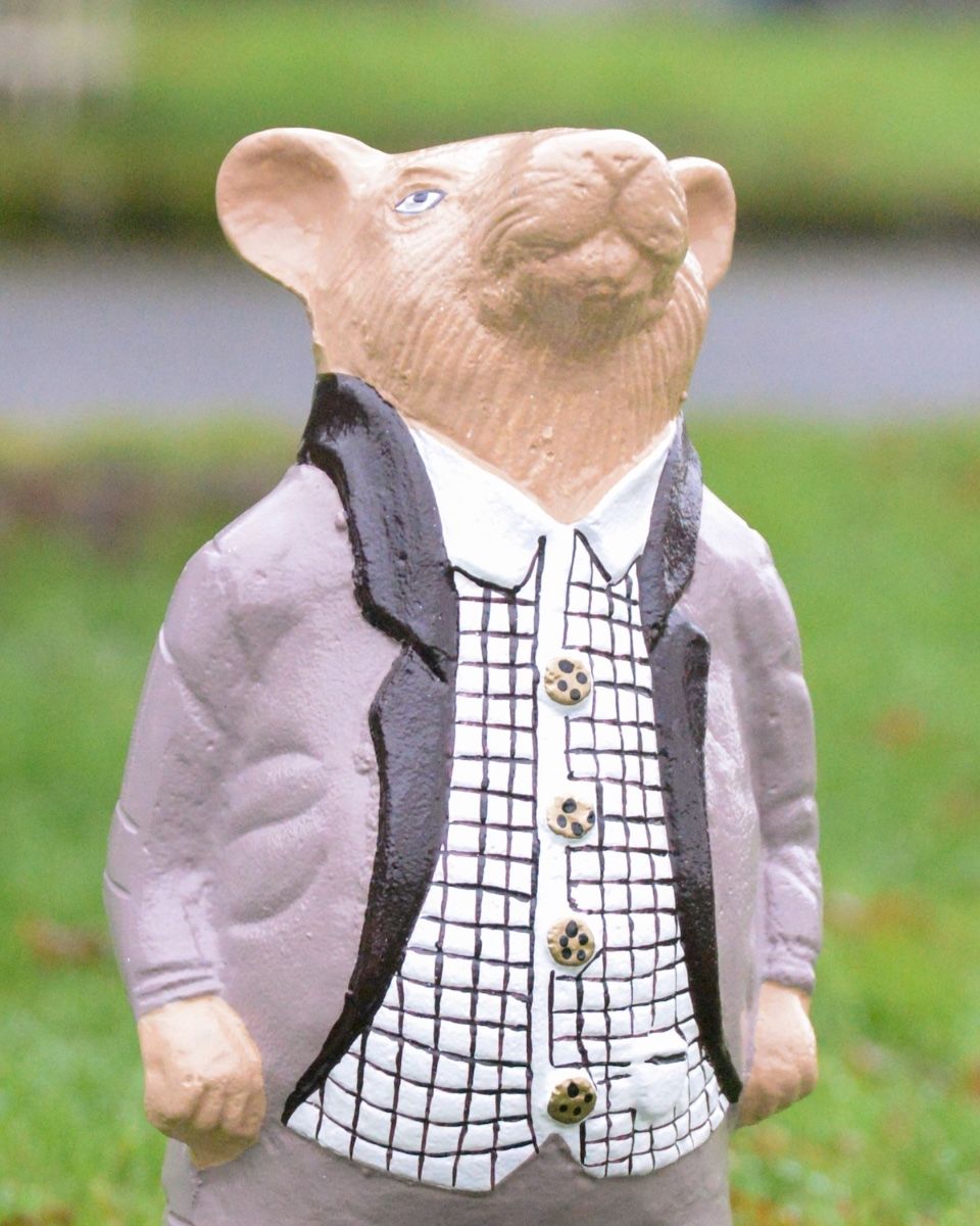 "Winston" the Dapper Mouse in Cast Aluminium close up shot