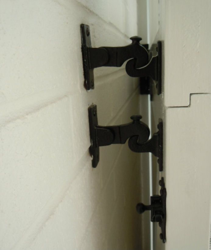"Tornveren" Iron Door Catch "Tornveren" Iron Door Catch