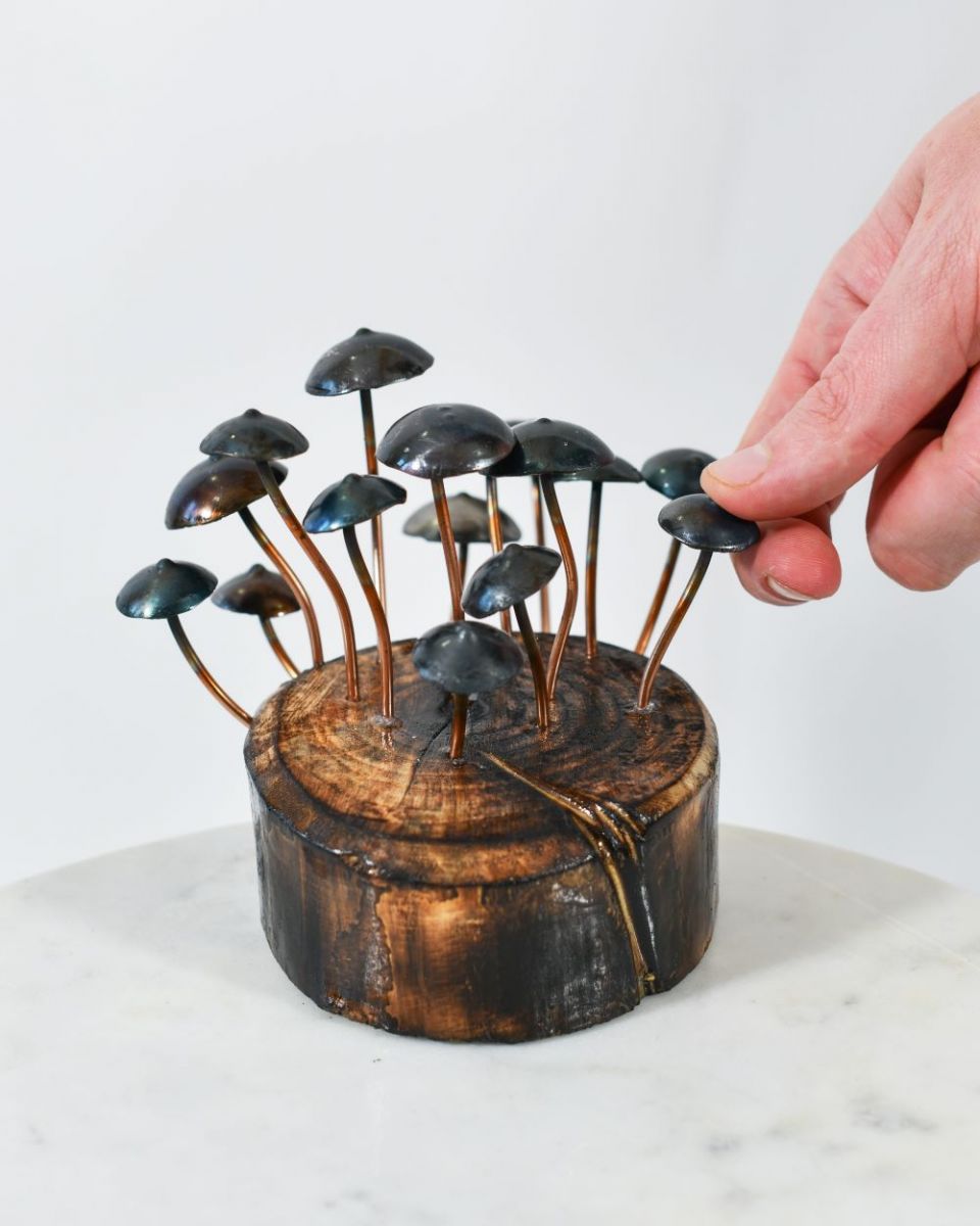 Scale image of Mushroom Stump Sculpture Scale image of Mushroom Stump Sculpture