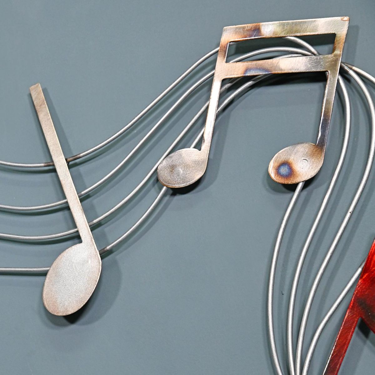 Close-up of the Metallic Silver Finish