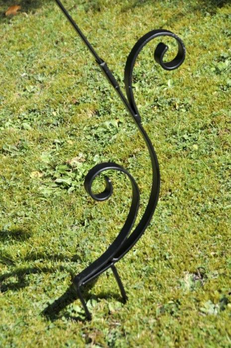 New Forest Leaf Design Bird Bath & Feeder