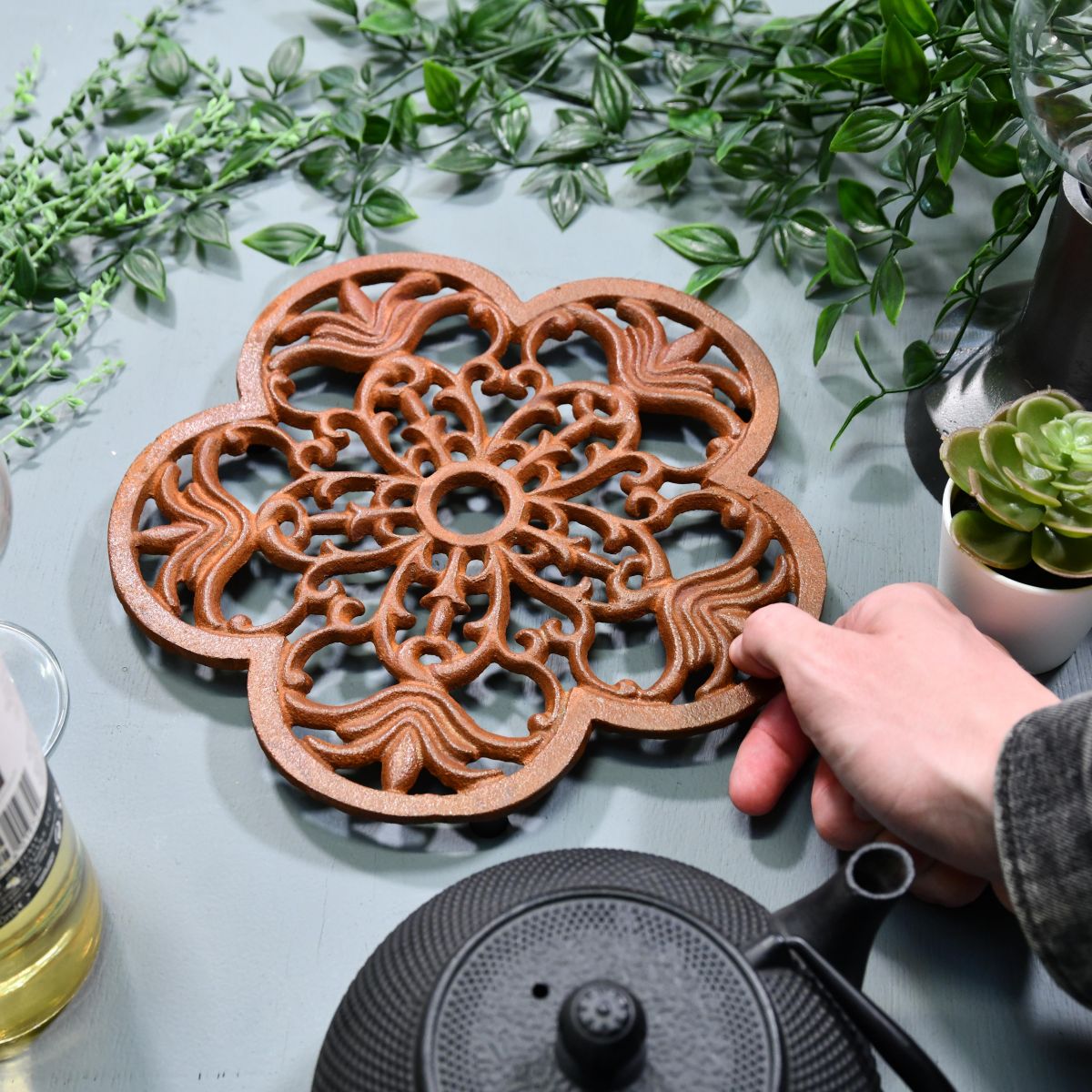 Rustic Cast Iron Flower Trivet to Scale Rustic Cast Iron Flower Trivet to Scale