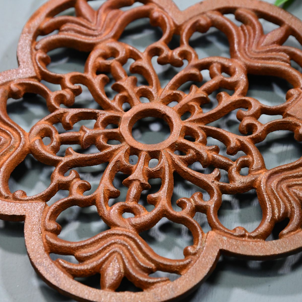 Rustic Cast Iron Flower Trivet Detailing Rustic Cast Iron Flower Trivet Detailing