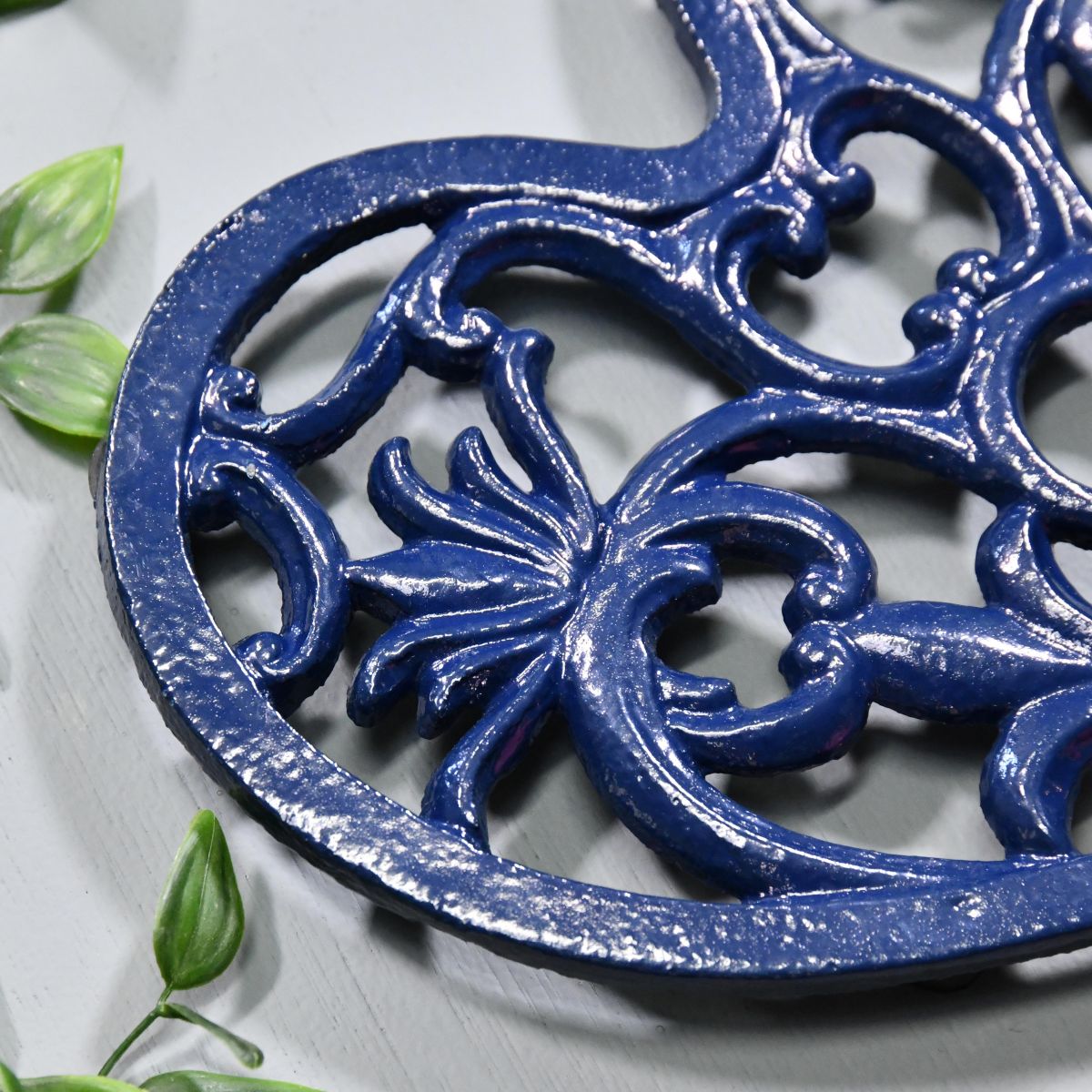 Blue Heavy Duty Heart Trivet Detailing