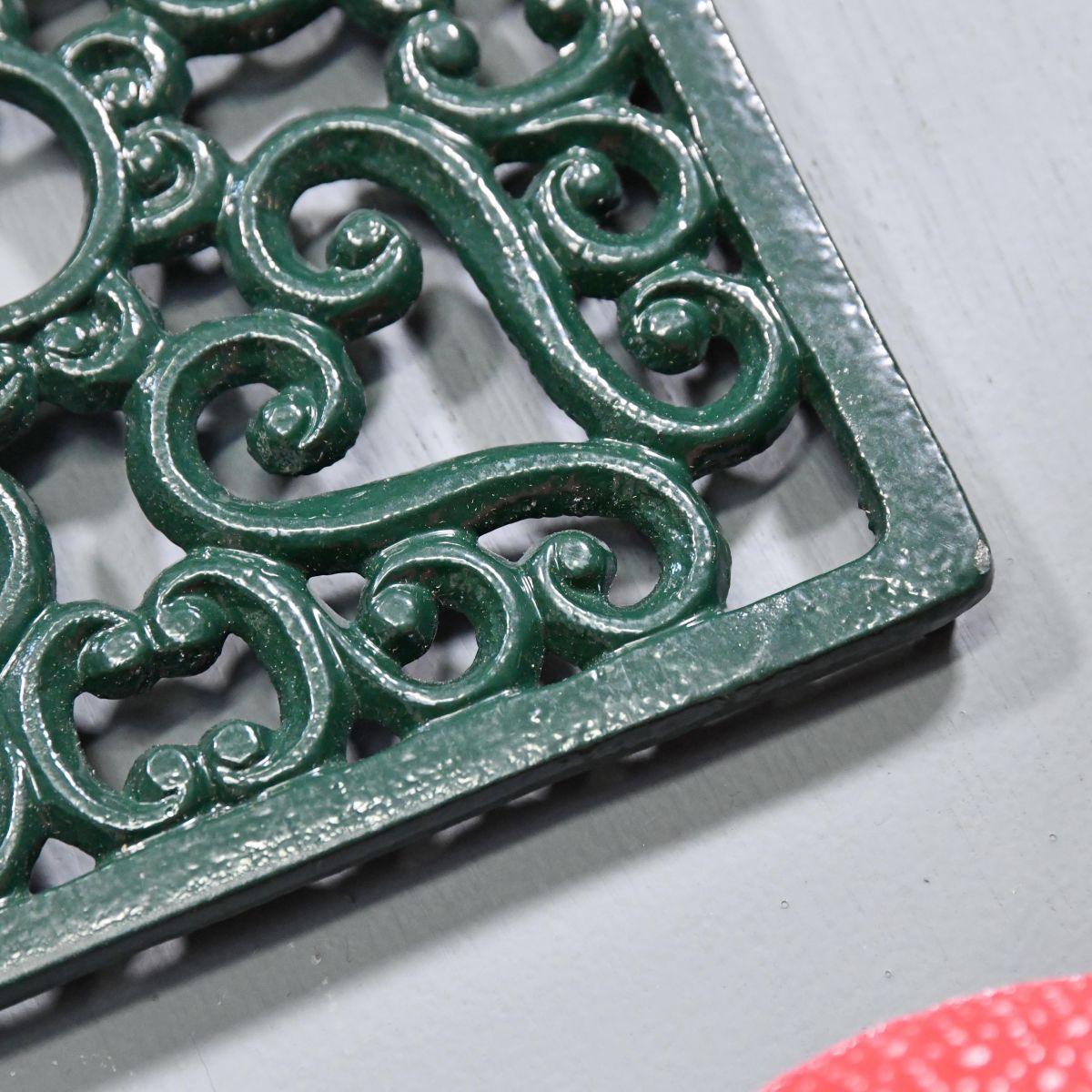 Green Square Cast Iron Trivet Details