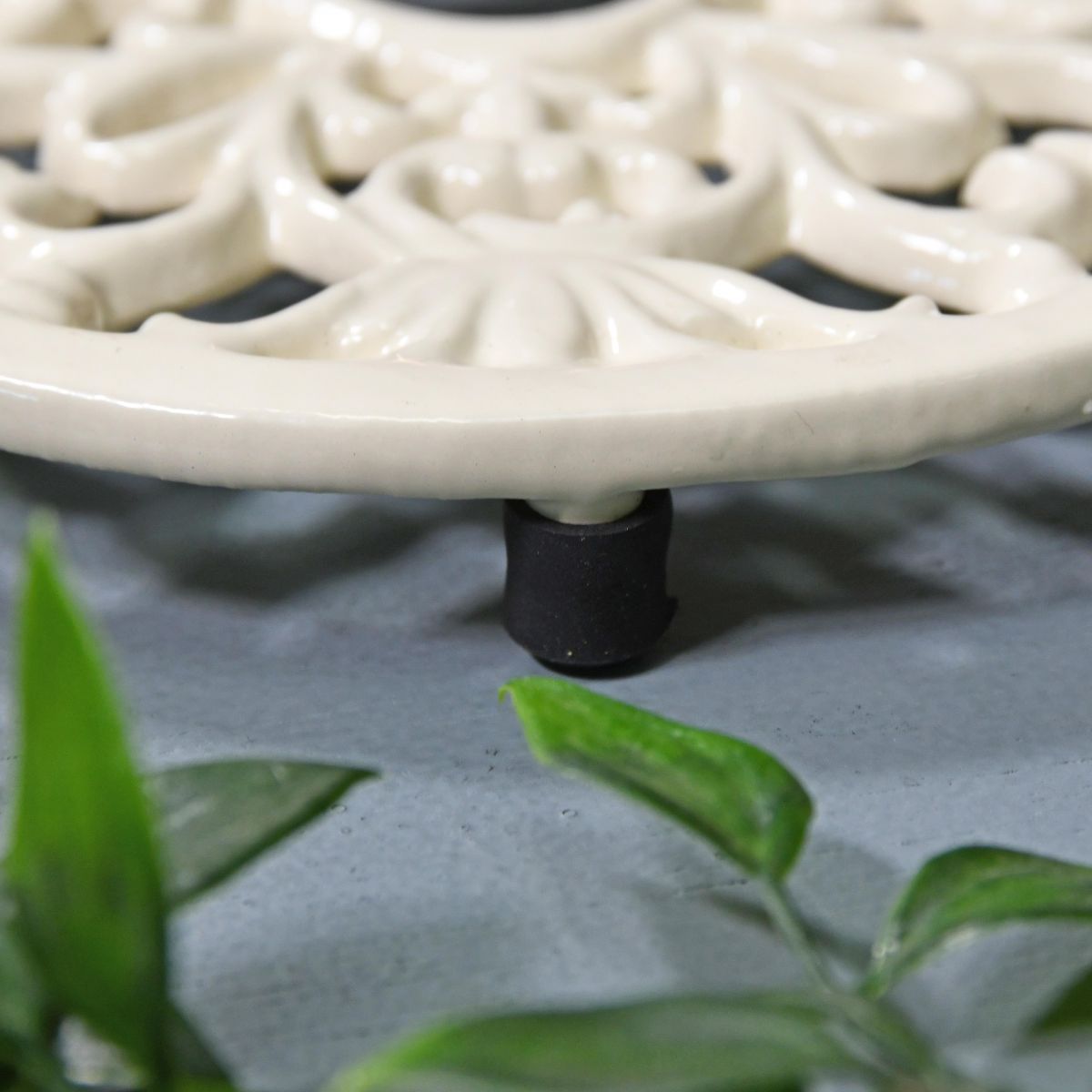 Cream Round Cast Iron Trivet Feet