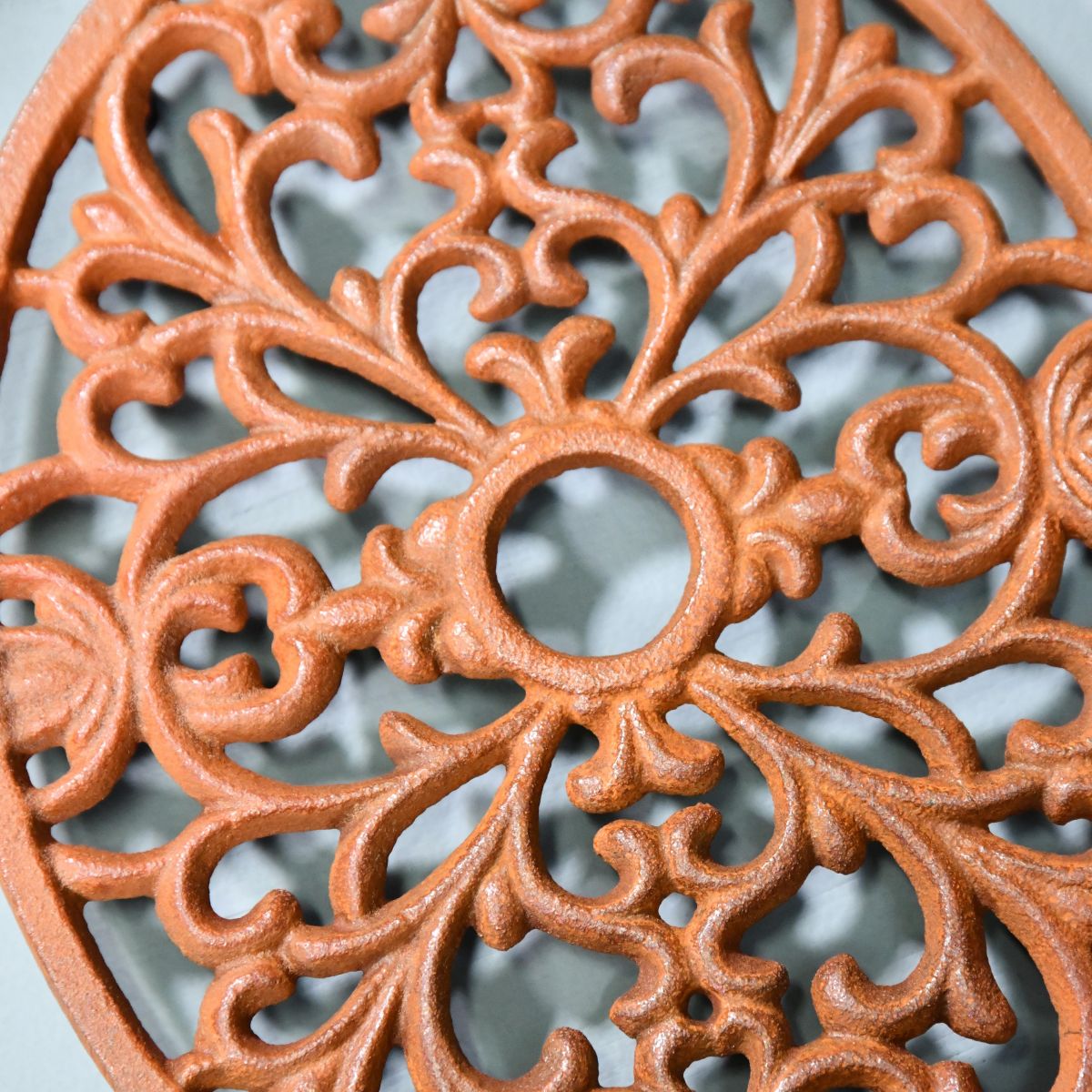 Rustic Cast Iron Oval Trivet Details
