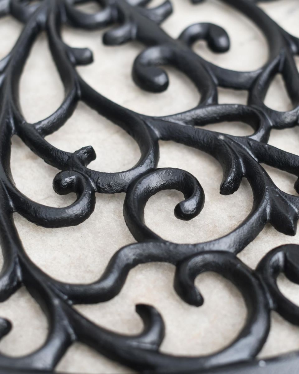 Close-Up of Midnight Black Finish Close-Up of Midnight Black Finish