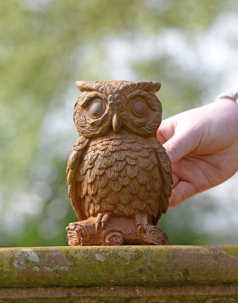 Scale of Cast Iron Horned Owl Sculpture
