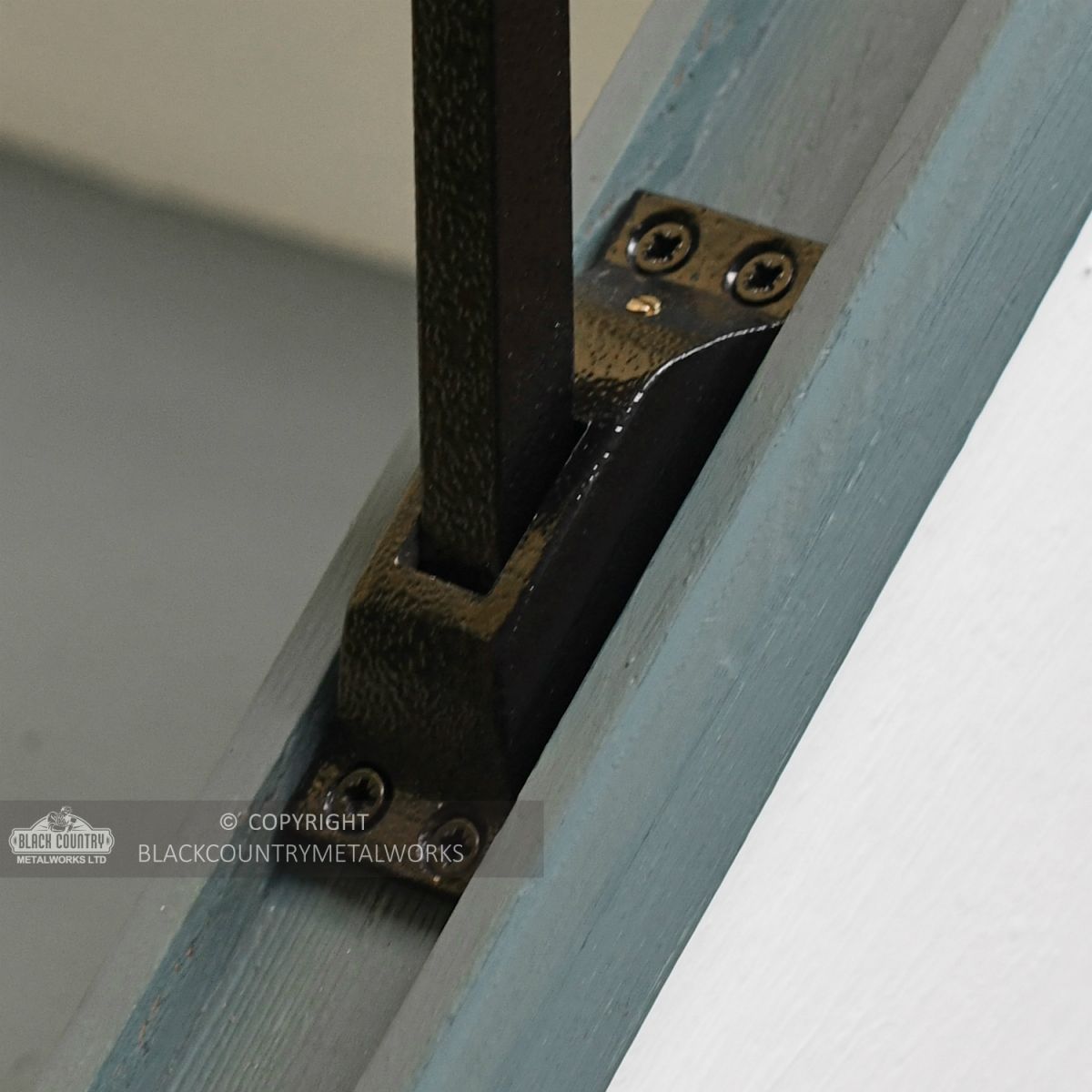 "Cavendish" Set of 3 Alternating Stair Spindles - Pattern 1