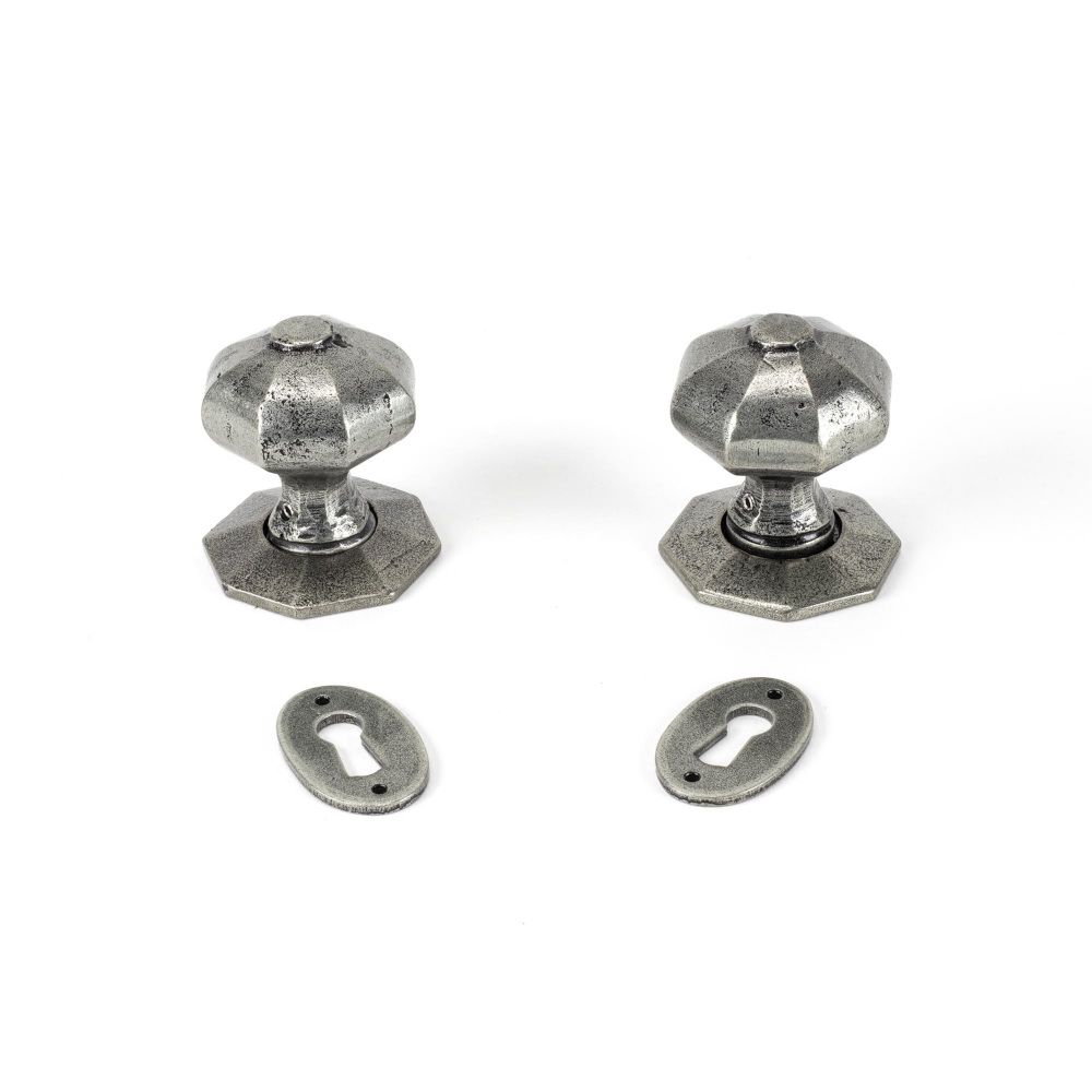 "Sesille" Oak & Antique Pewter 5 Lever Rim Lock and Knob Set hardware