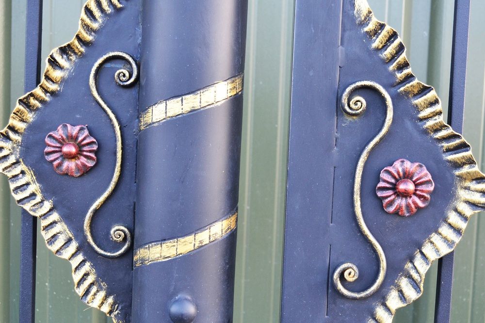 “Chatam Estate” Deluxe Driveway Gates 