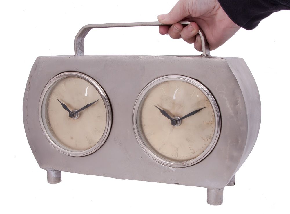 “Bradbourne Avenue” Retro Two Time Zone Desk Clock
