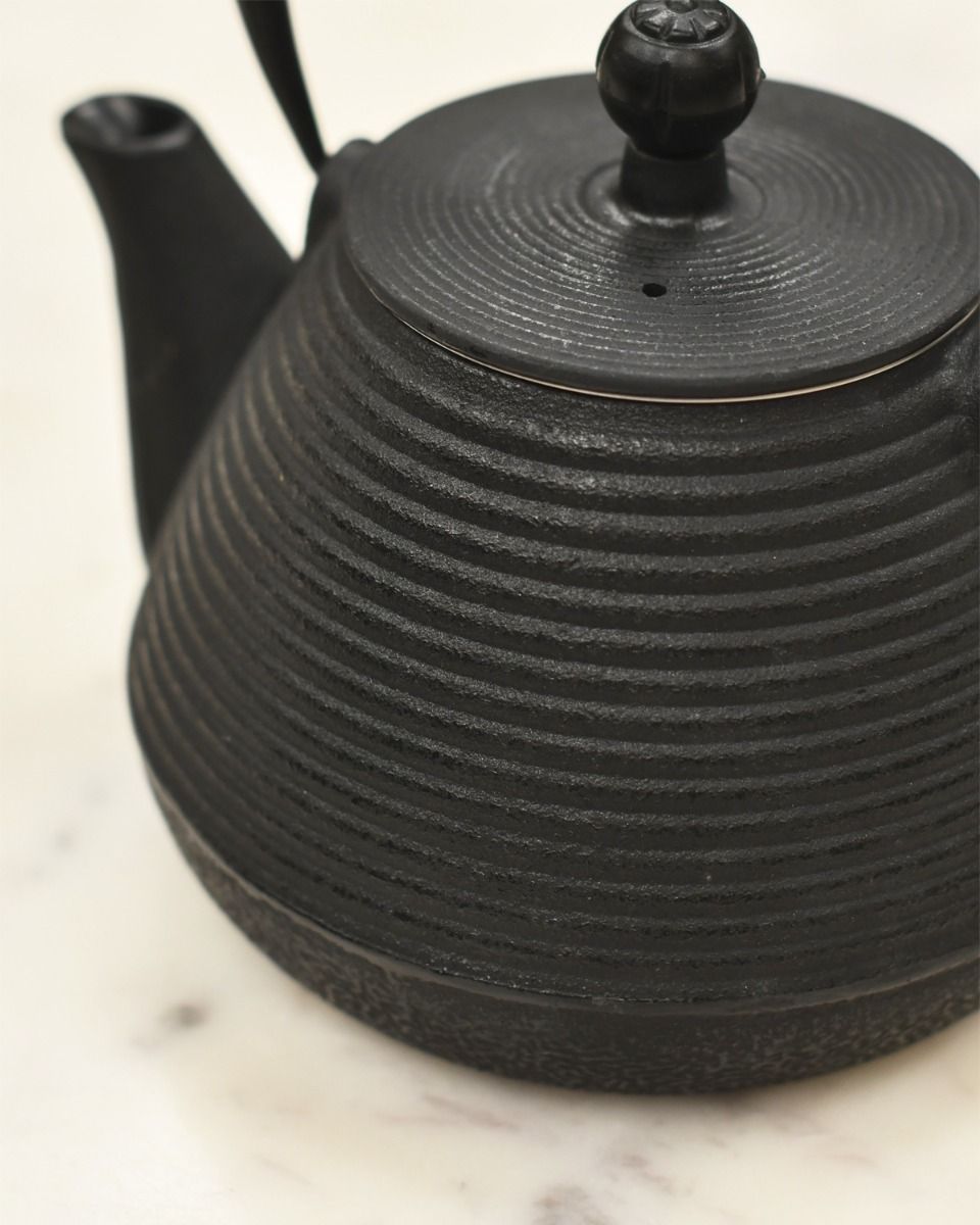 Cast Iron Black "Beehive" Teapot 