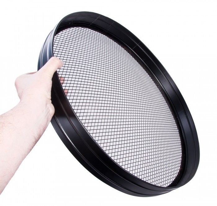 "Cloverly Patch" Galvanised Steel Heavy Duty Deluxe Garden Riddle in Black "Cloverly Patch" Galvanised Steel Heavy Duty Deluxe Garden Riddle in Black