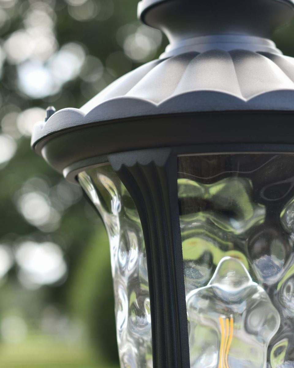 Rochefort Pillar Light frame close up